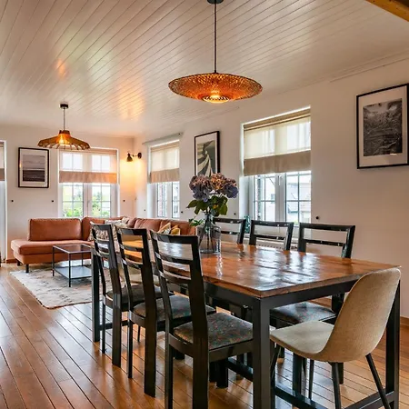 Villa Amazing For 8 In *